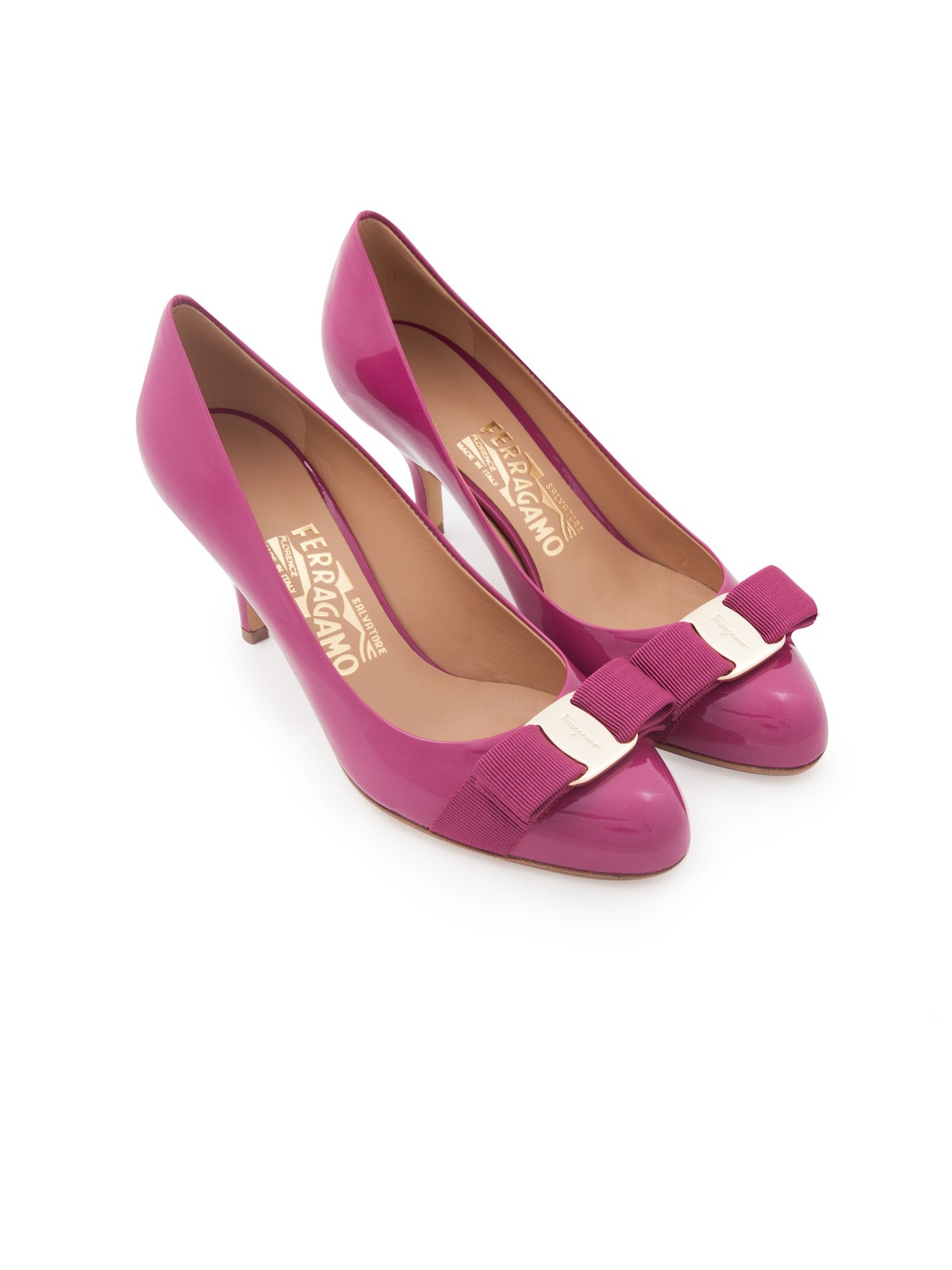 salvatore ferragamo carla pumps