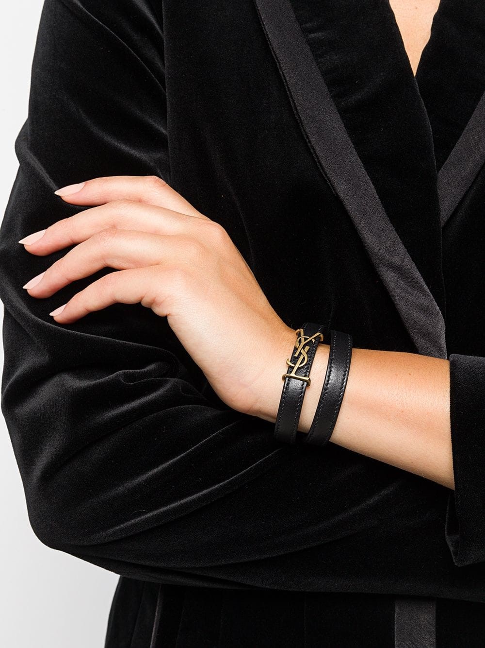 【関税込/国内即発】Saint Laurent YSL Logo Leather Bracelet Saint Laurent YSL-charm Leather Bracelet | Black | FARFETCH