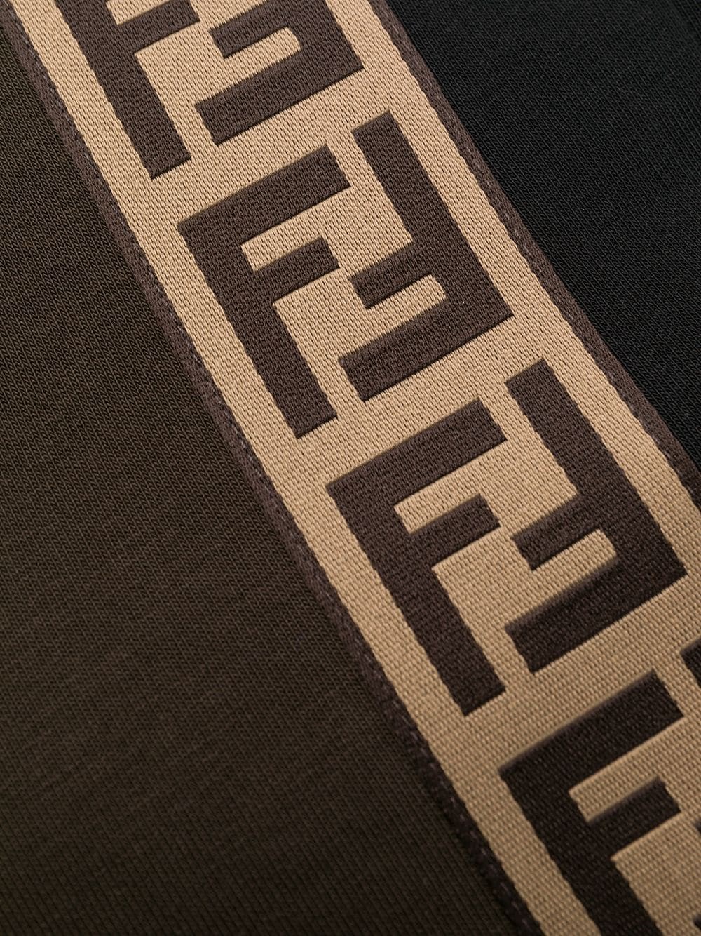 pantaloni fendi logo
