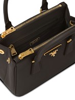 Prada Borsa a mano saffiano logo available on Monti Boutique - 47788