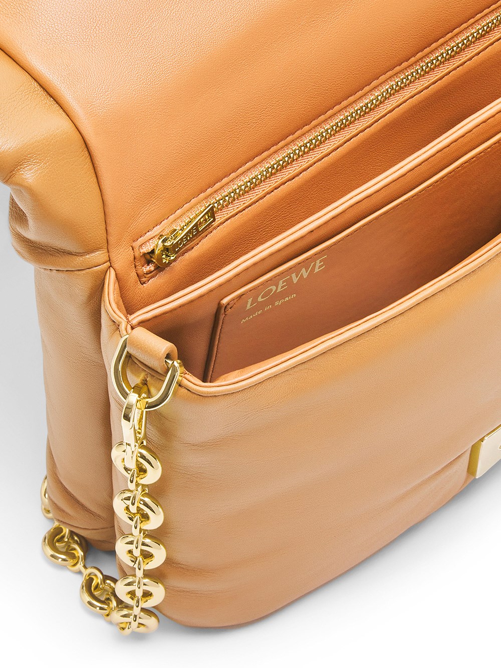 Loewe Goya Weekend leather bag in Tan color Caramel ref.869148 - Joli Closet