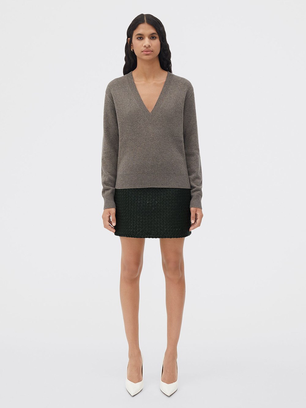 Bottega Veneta V-neck Knit Sweater Ribbed Finish In Brown