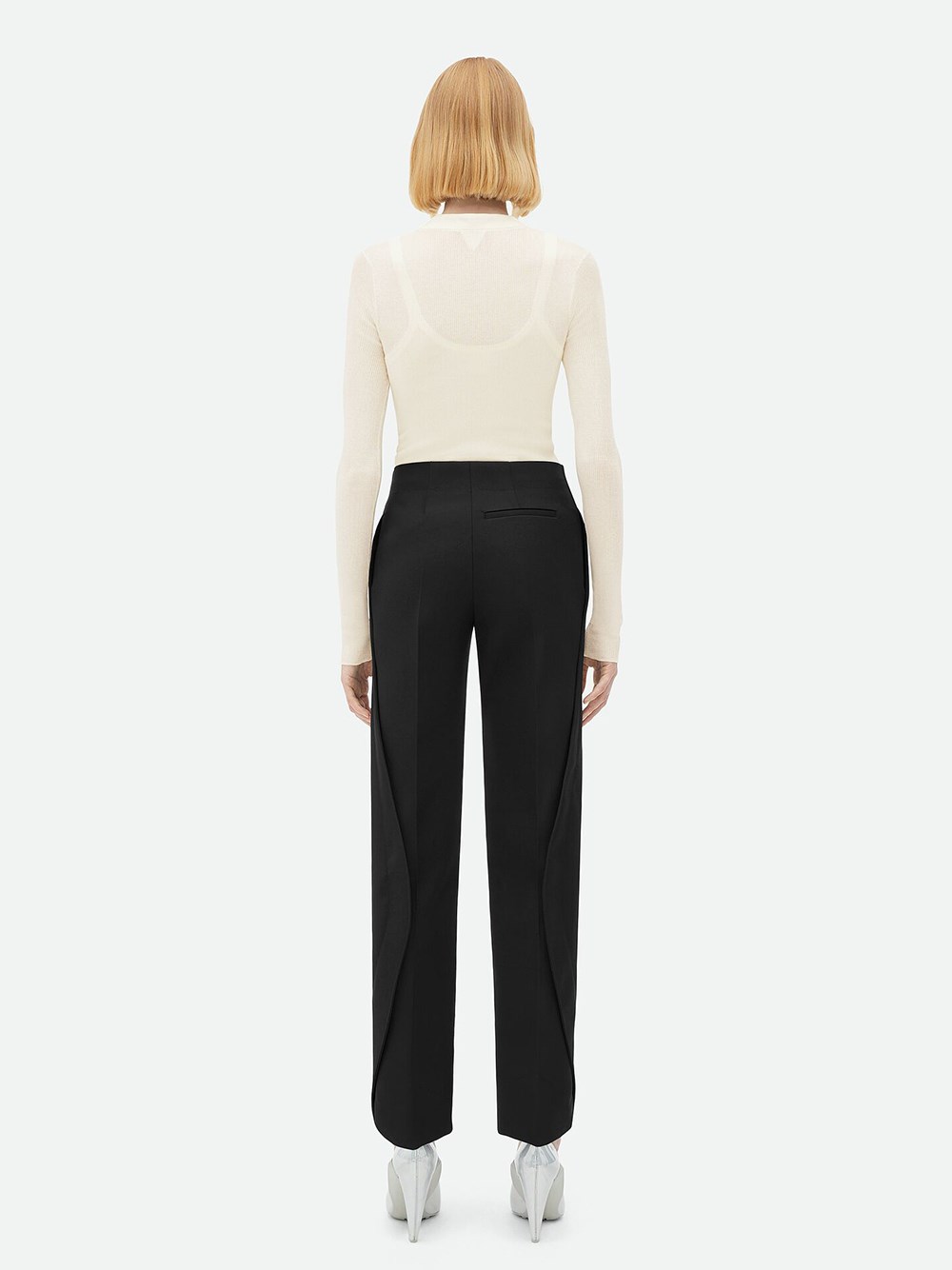 Curved Shape Wool Pants