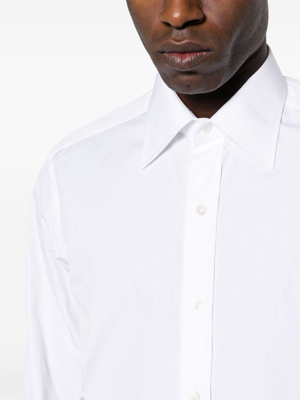 spread collar shirt 