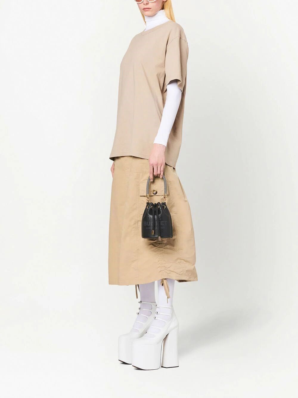 THE LEATHER MINI BUCKET BAG