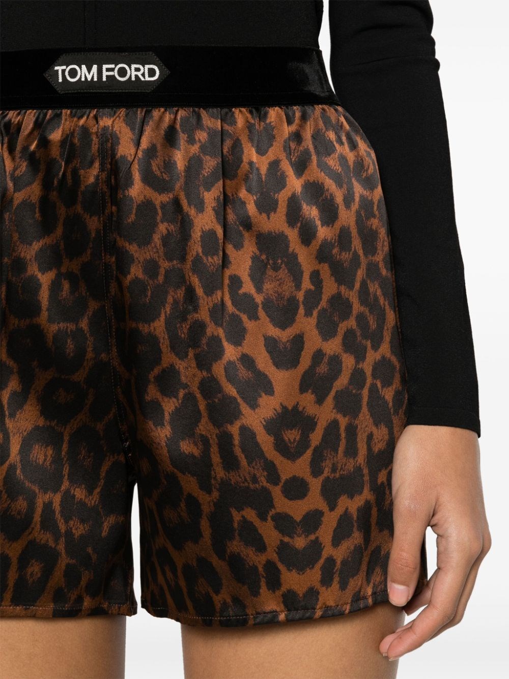 Silk leopard print shorts