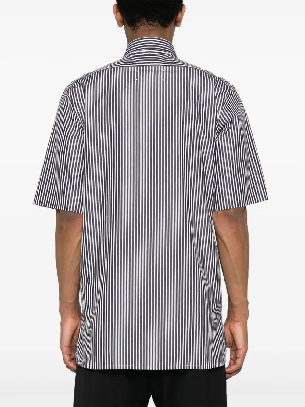 Short-sleeve striped shirt