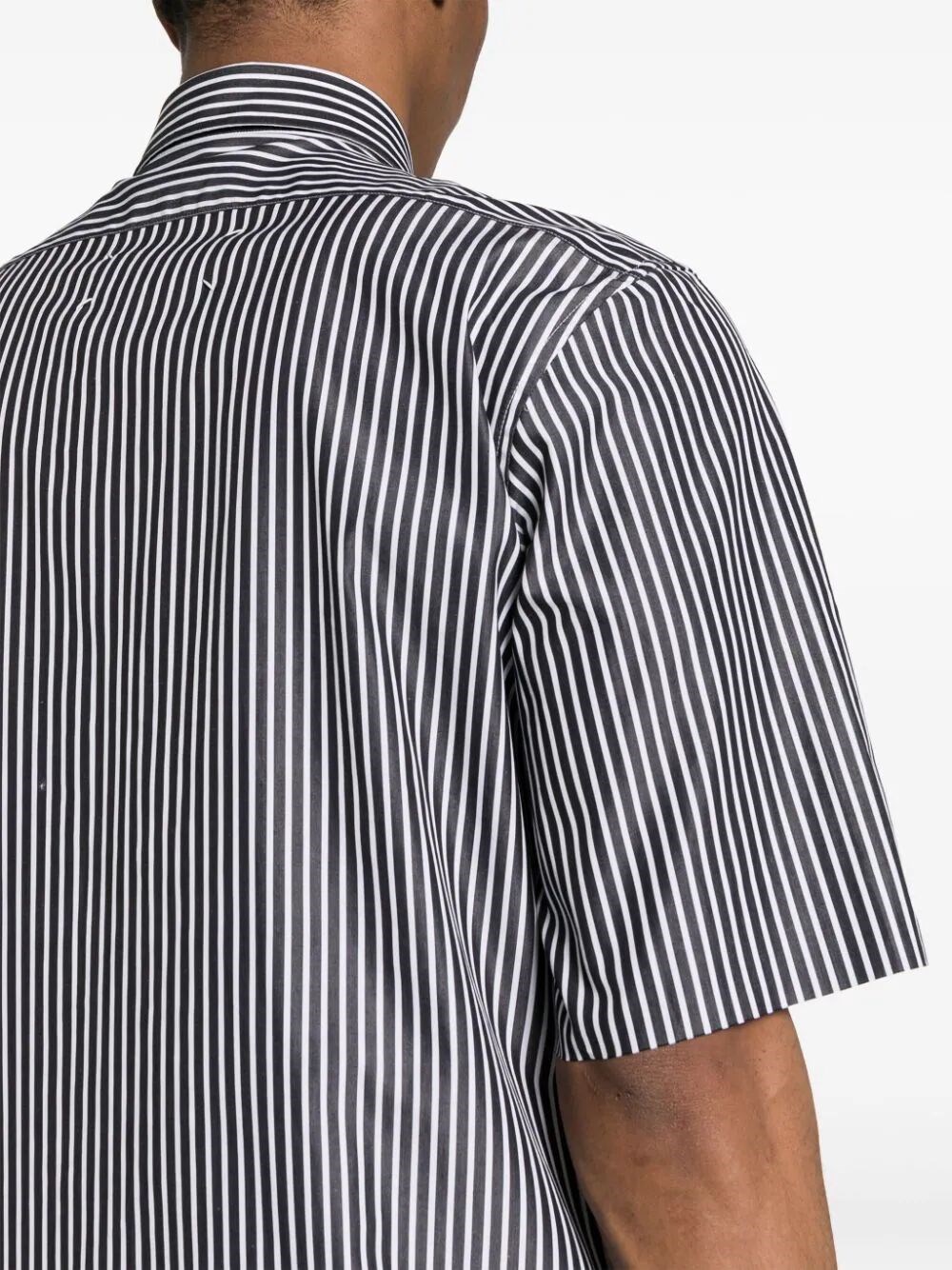 Short-sleeve striped shirt