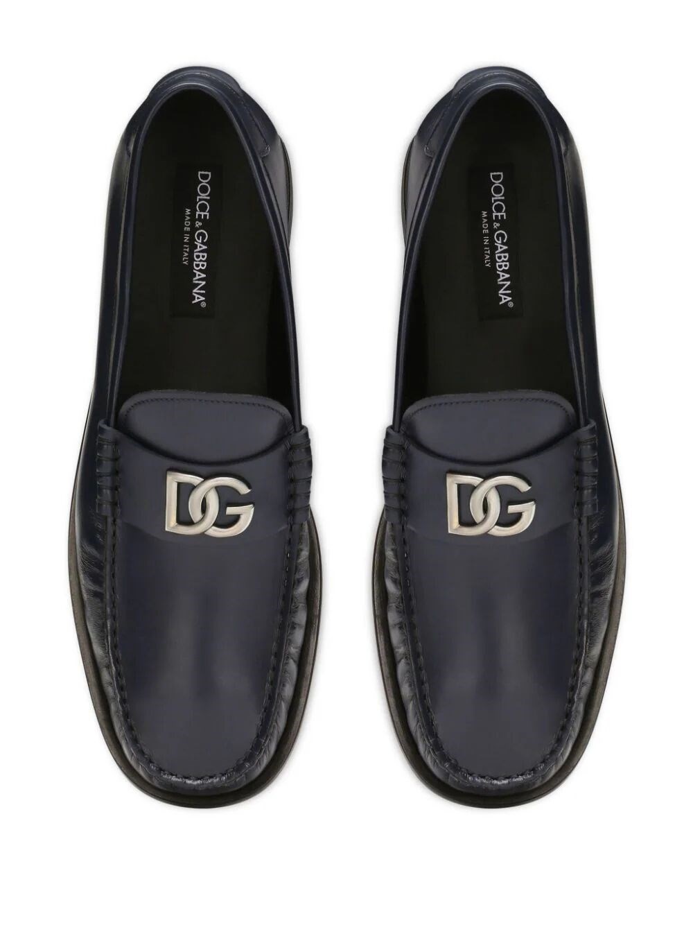 Loafers with logo plaque