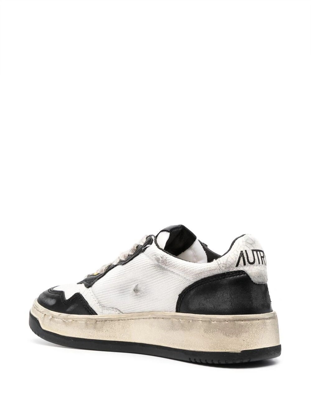 Medalist low-top sneakers