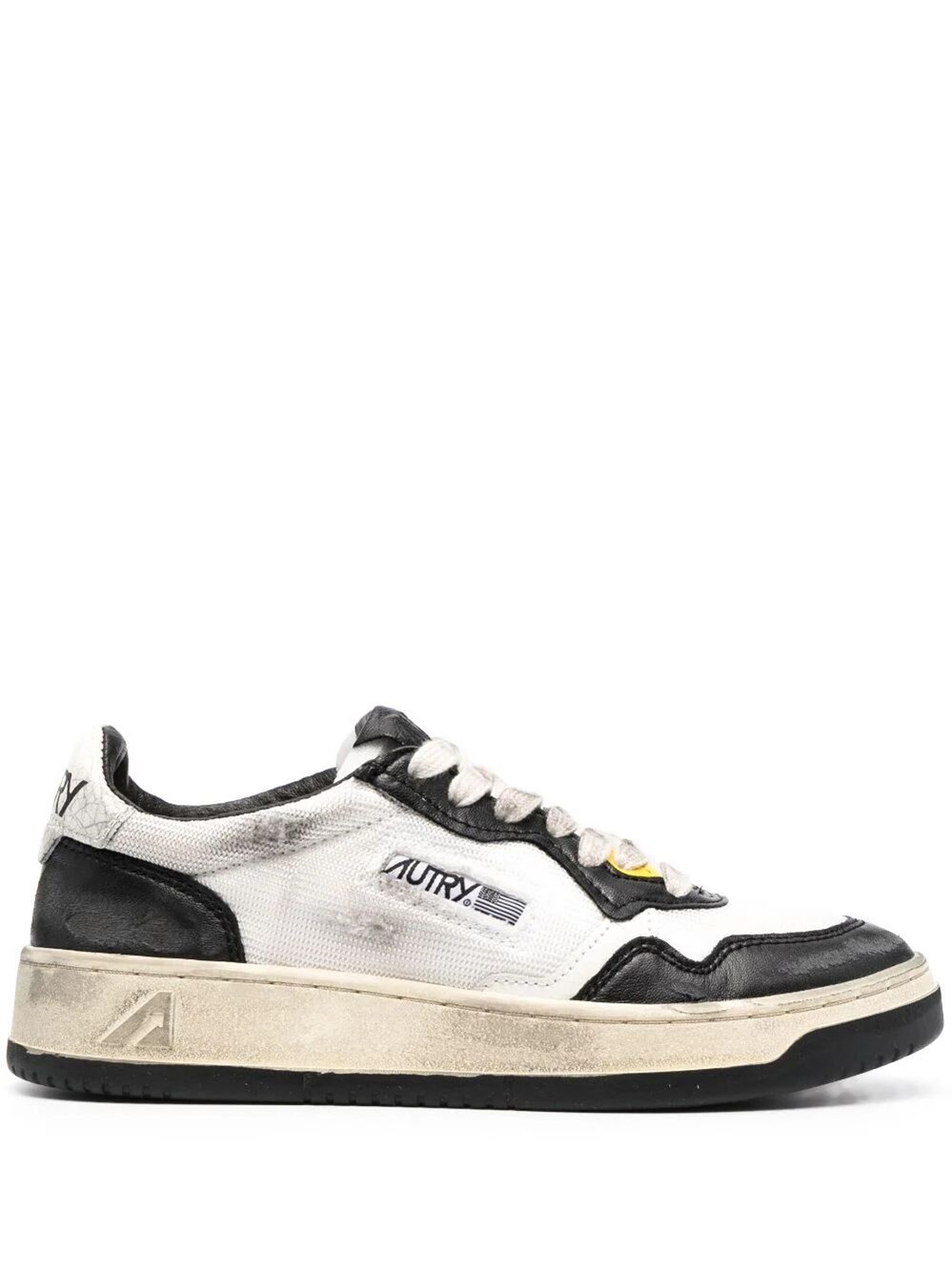 Medalist low-top sneakers