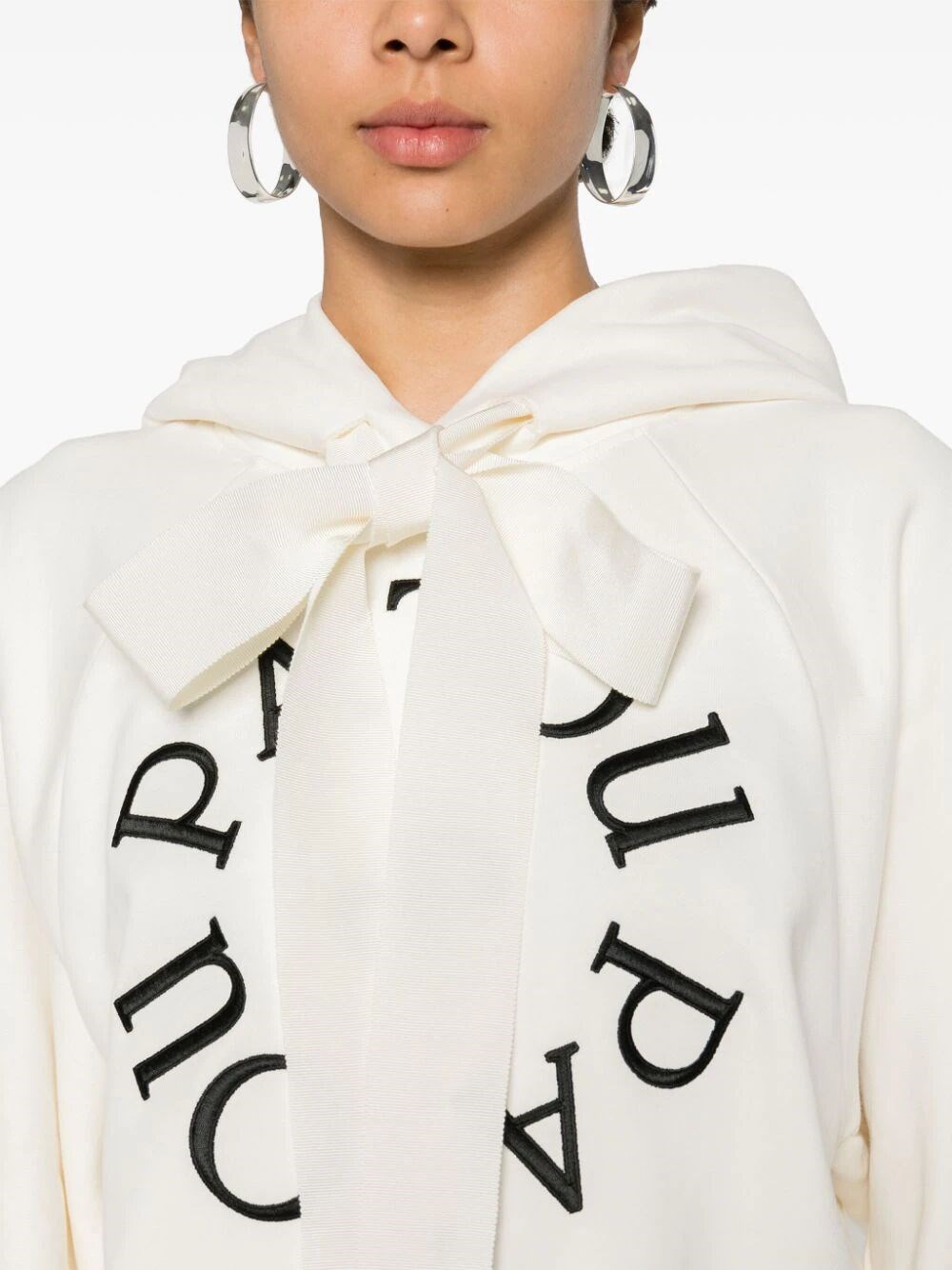 MEDALLION CROPPED HOODIE