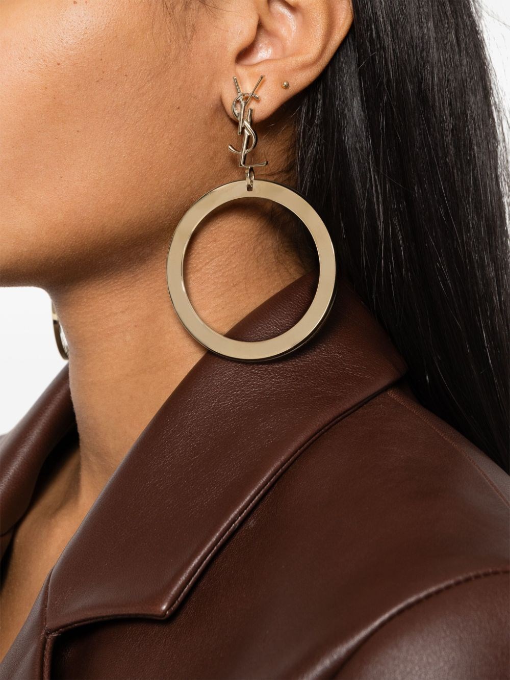 CASSANDRE PENDANT HOOP METAL EARRINGS