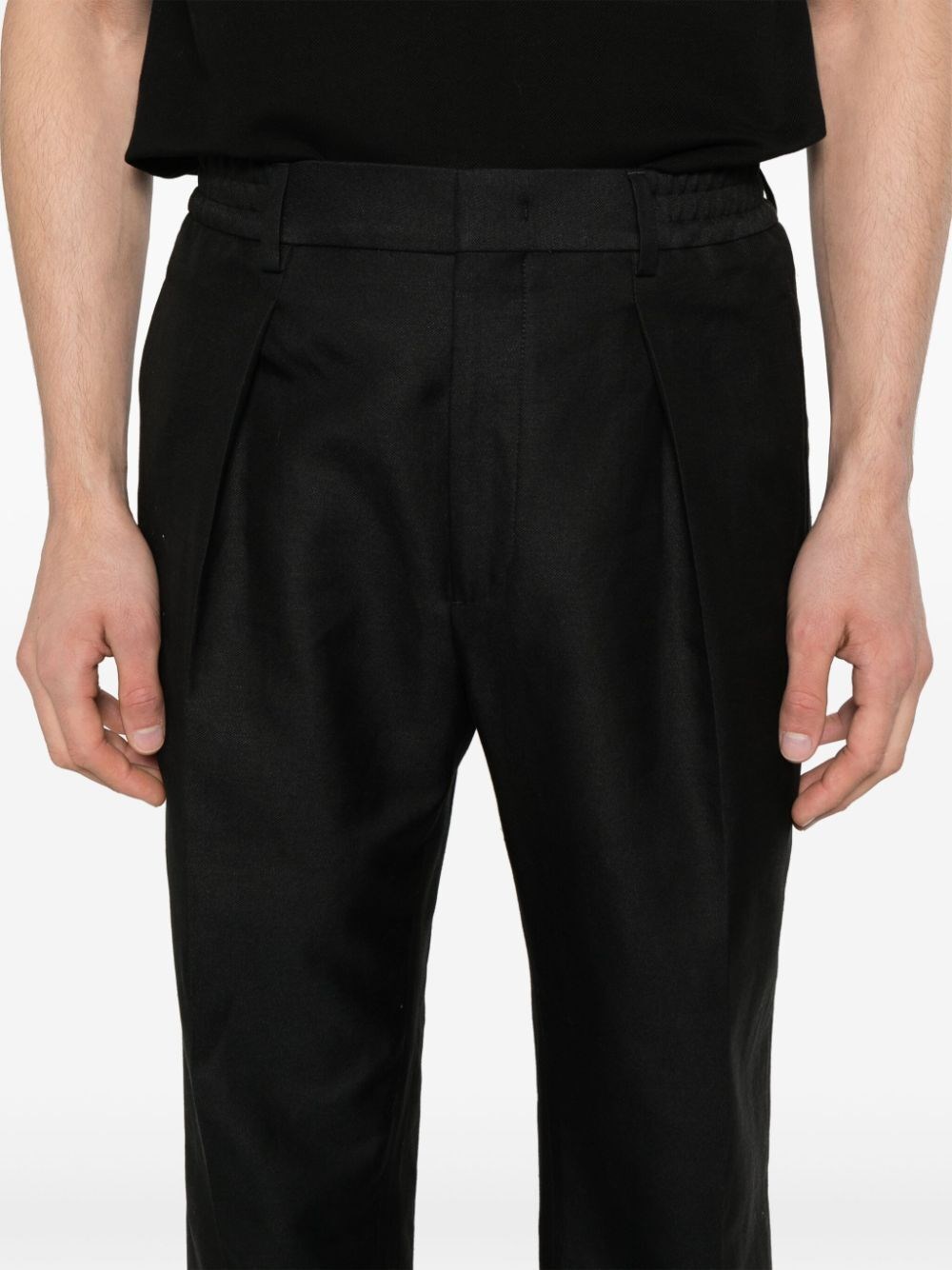 PLEATED SLIM TROUSERS 