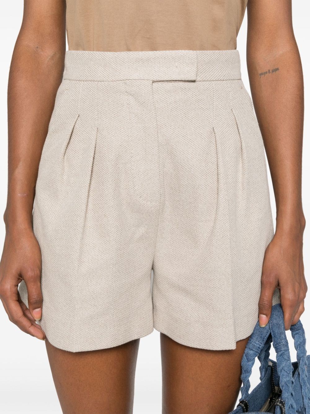 PLEATED SHORTS