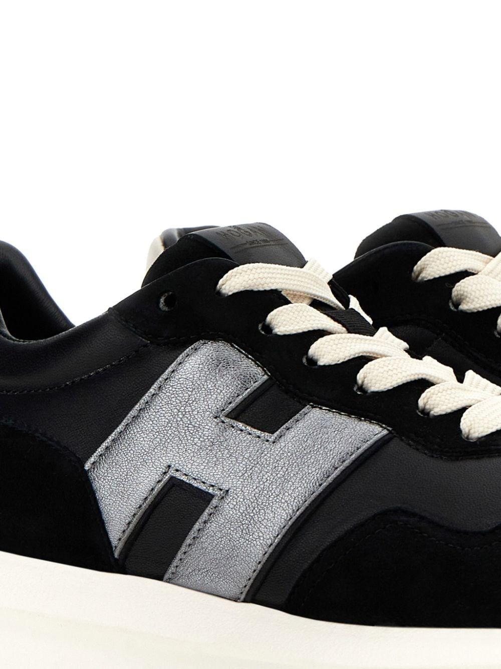 H641 SNEAKERS