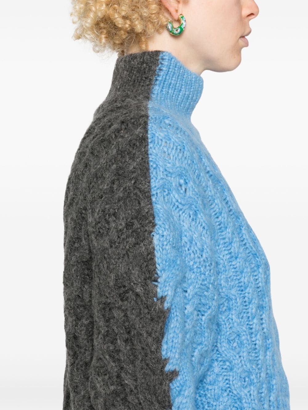 TWO-TONE CABLE KNIT OVERSIZED SWEATER