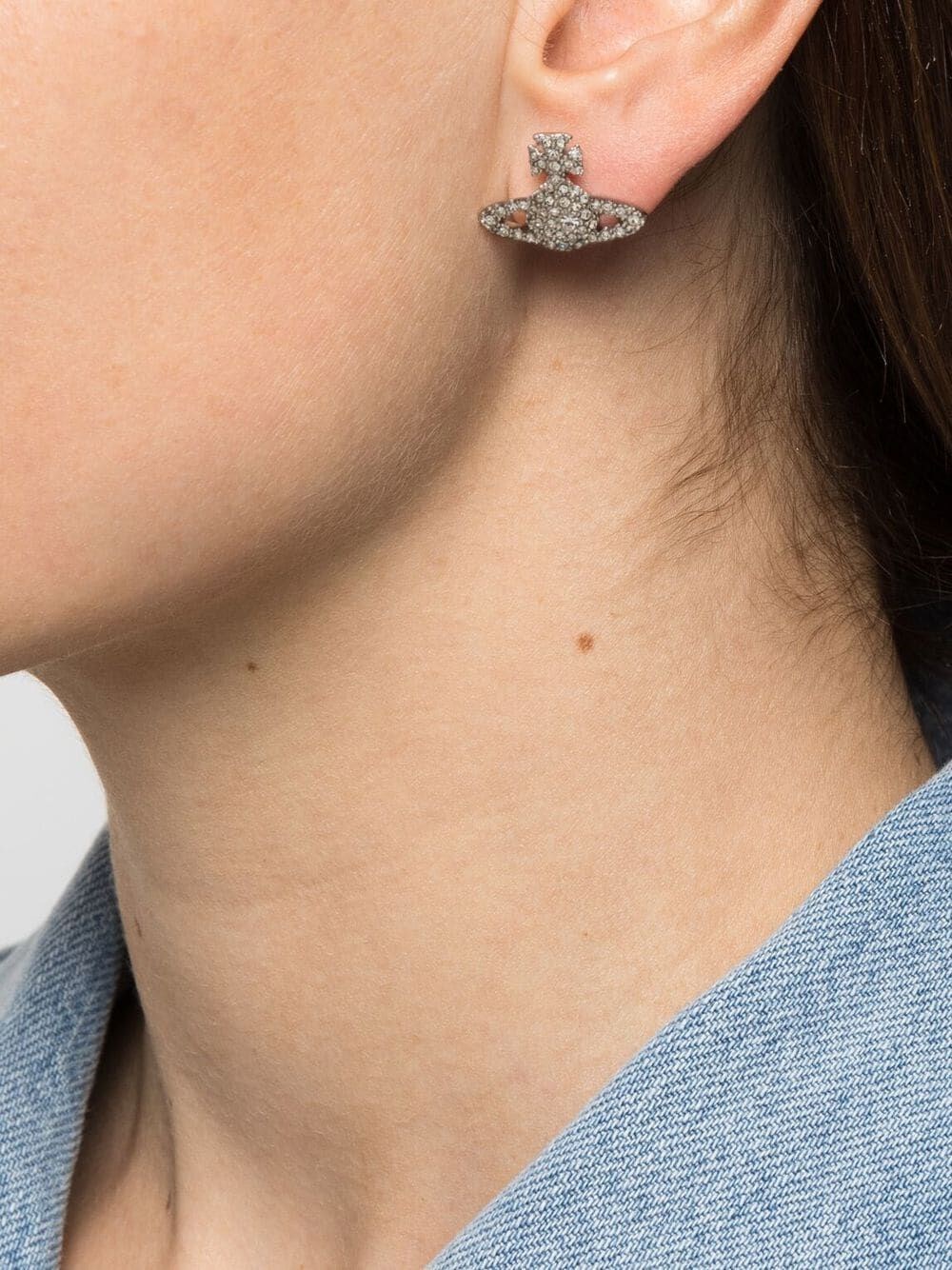 Vivienne Westwoodピアス Vivienne westwood Grace bas relief stud earrings available on