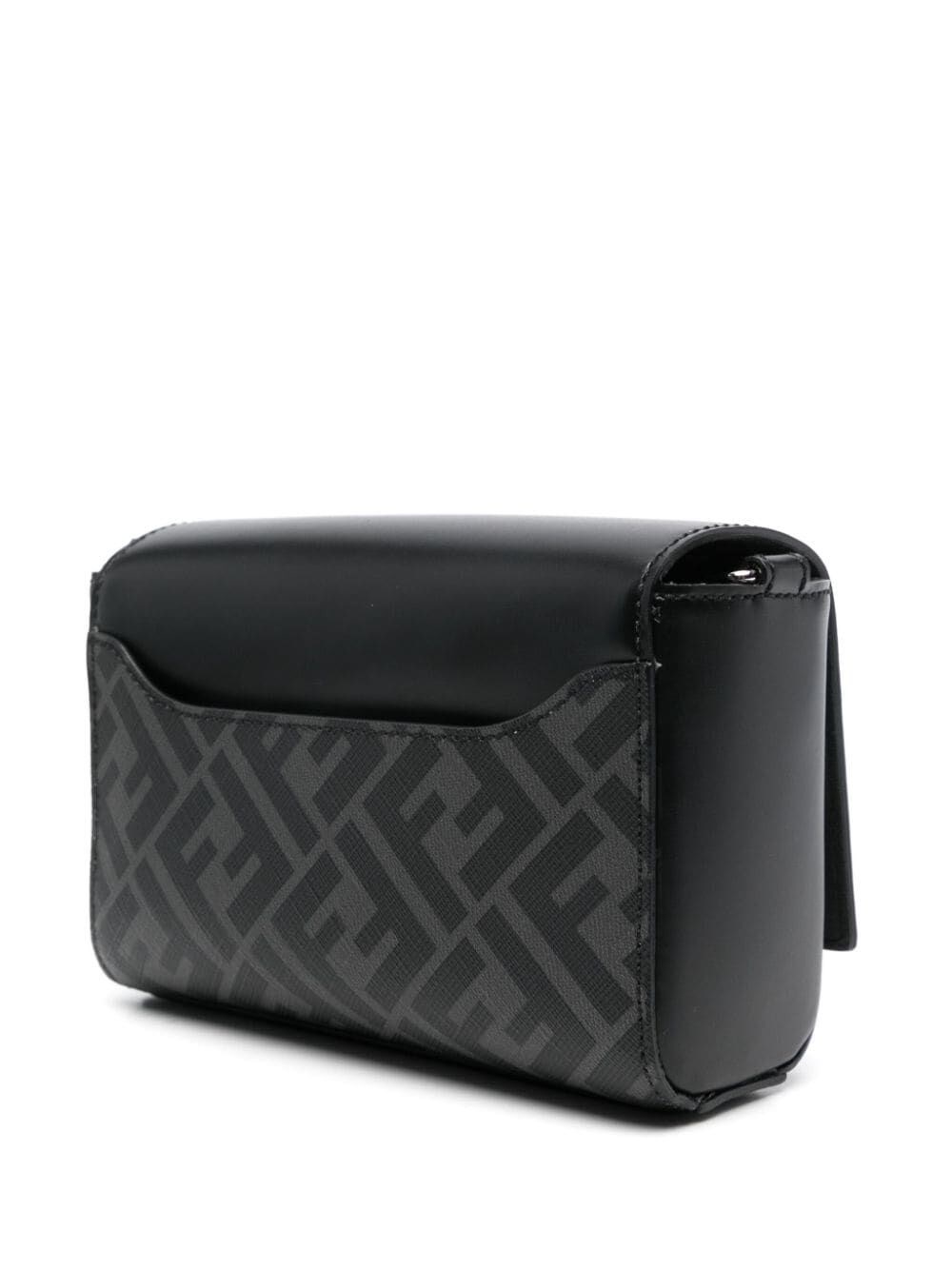 SQUARED COMPACT MESSENGER BAG