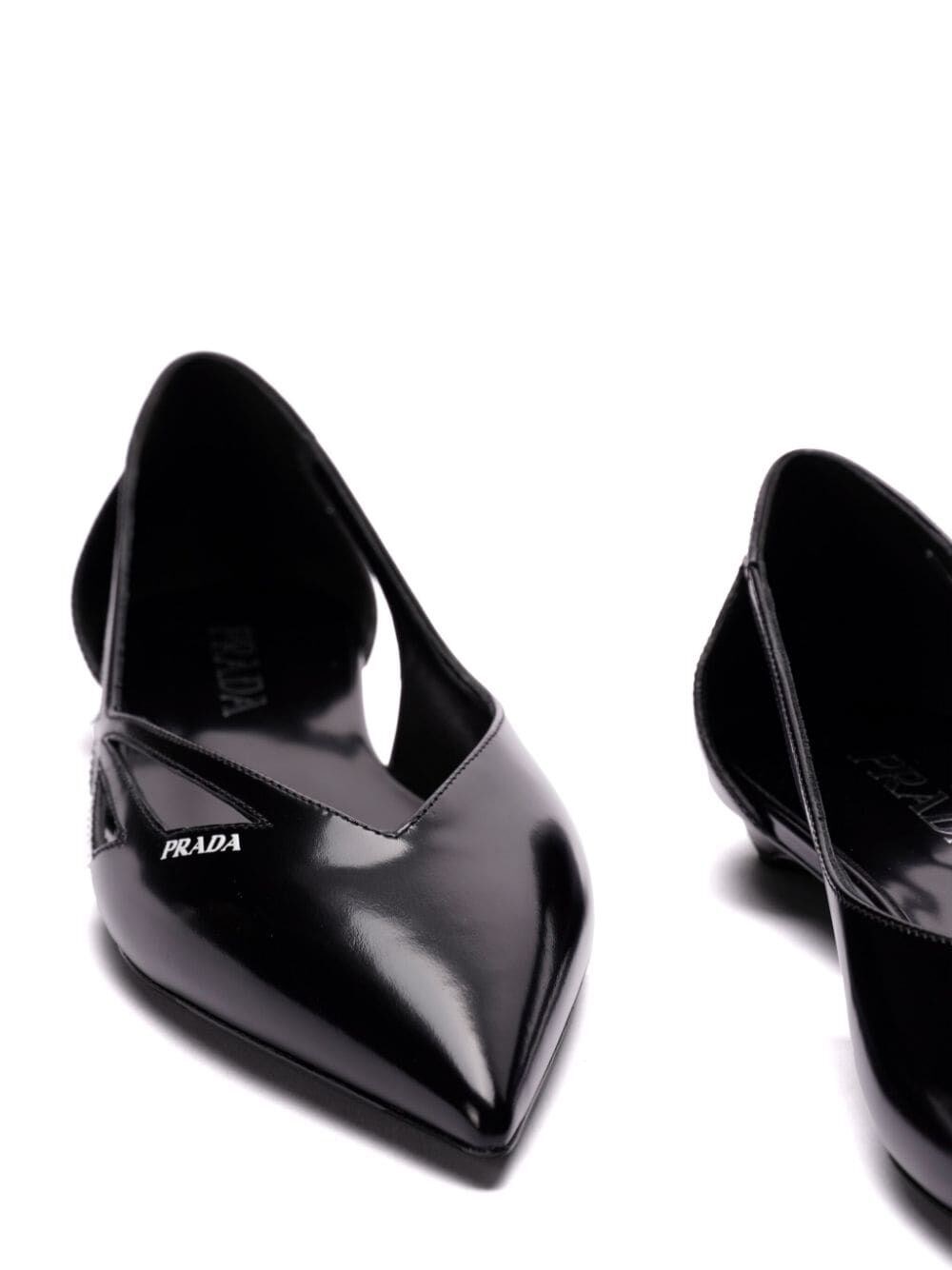 【PRADA】関税込☆カットアウト バレリーナ パンプス ブラック Prada ブラッシュドレザーカットアウトバレリーナ available on