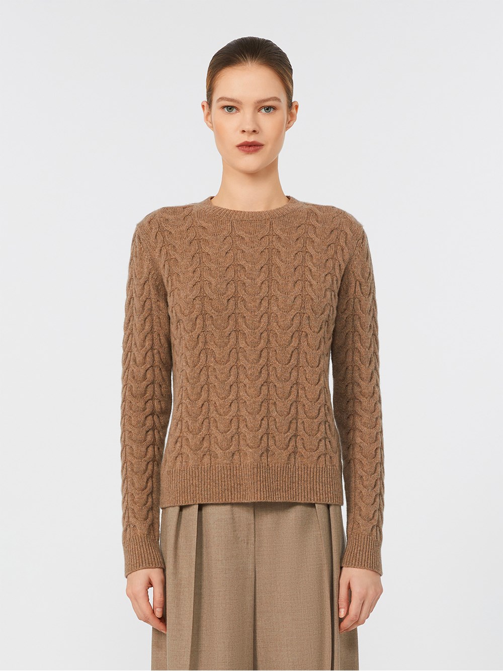 SLIM FIT CABLE-KNIT CASHMERE PULLOVER