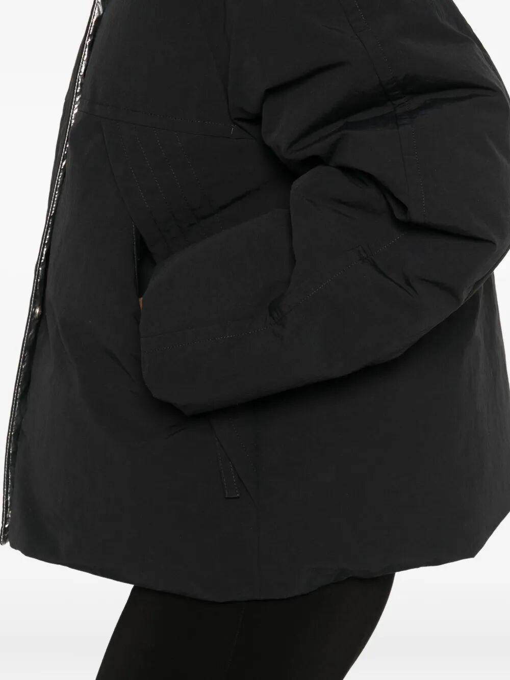 DOWN JACKET WITH METALLIC LINING