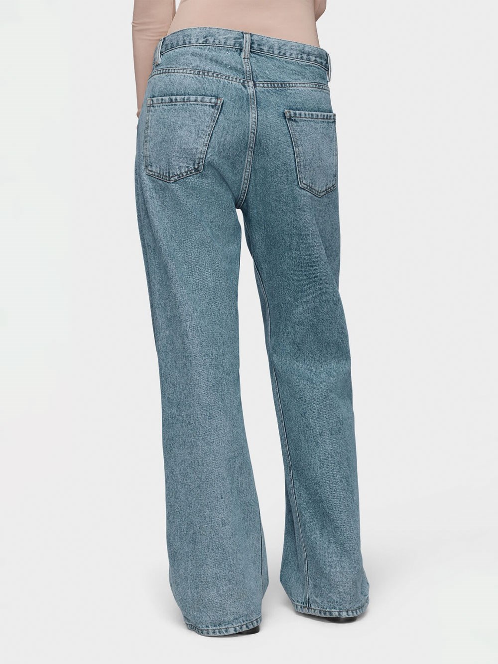 RELAXED FIT JEANS WITH CONTRASTED POCKETS