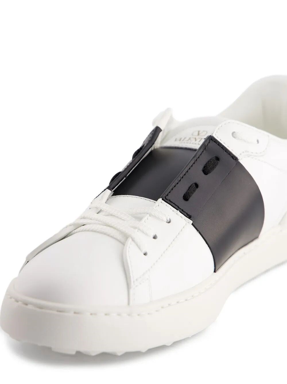 OPEN LEATHER SNEAKERS WITH CONTRAST BAND AND STUD DETAILS