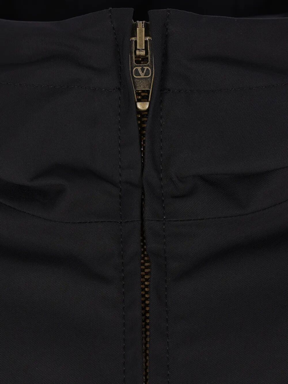 INLAID V AND VLOGO PATCH BOMBER JACKET